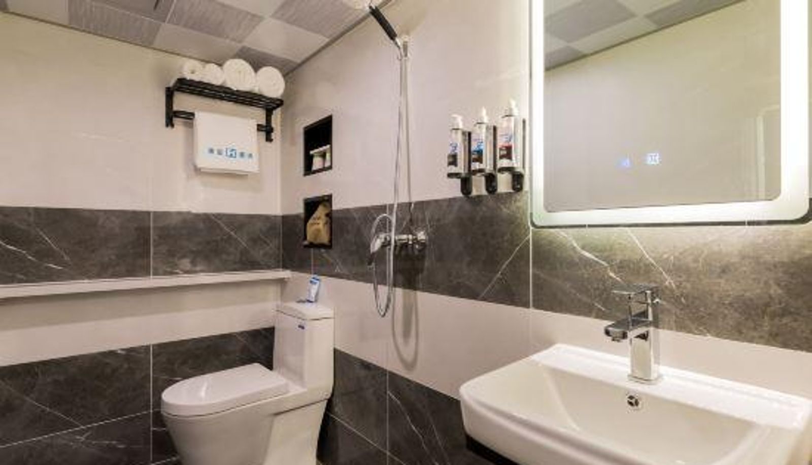 Room - Dequan Hotel (Chaoyang Park Branch of Chaoyang High Speed Railway Station)