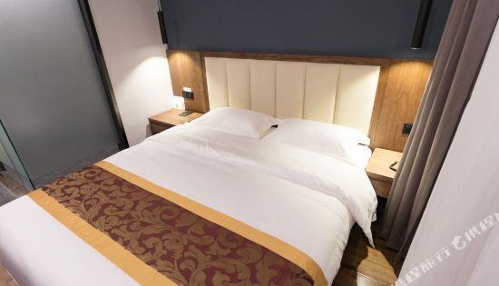 Business room - Super 8 Hotel