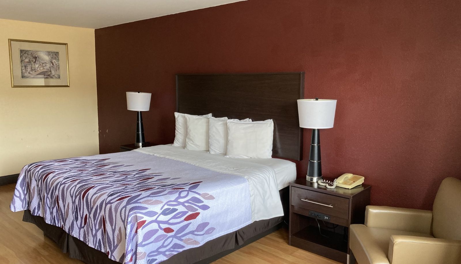 Zimmer - TN Red Roof Inn & Suites Cleveland