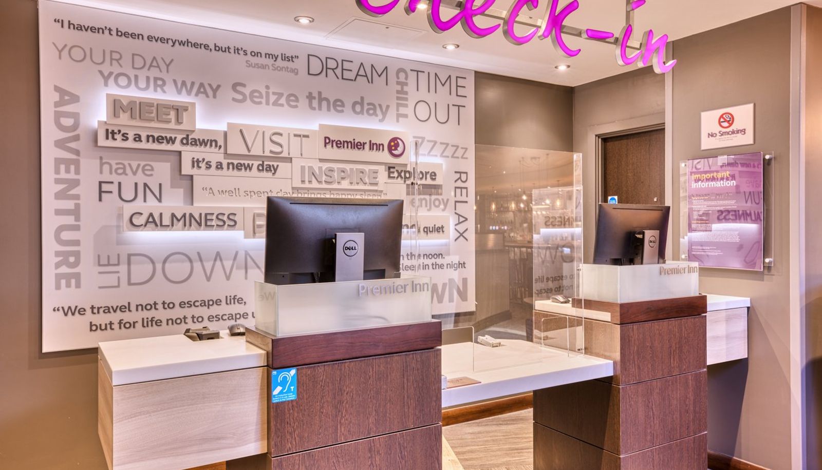 Hal - Premier Inn Dublin City Centre (Temple Bar)