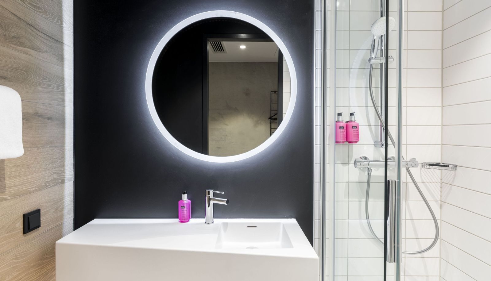 Room - Moxy Outletcity Metzingen