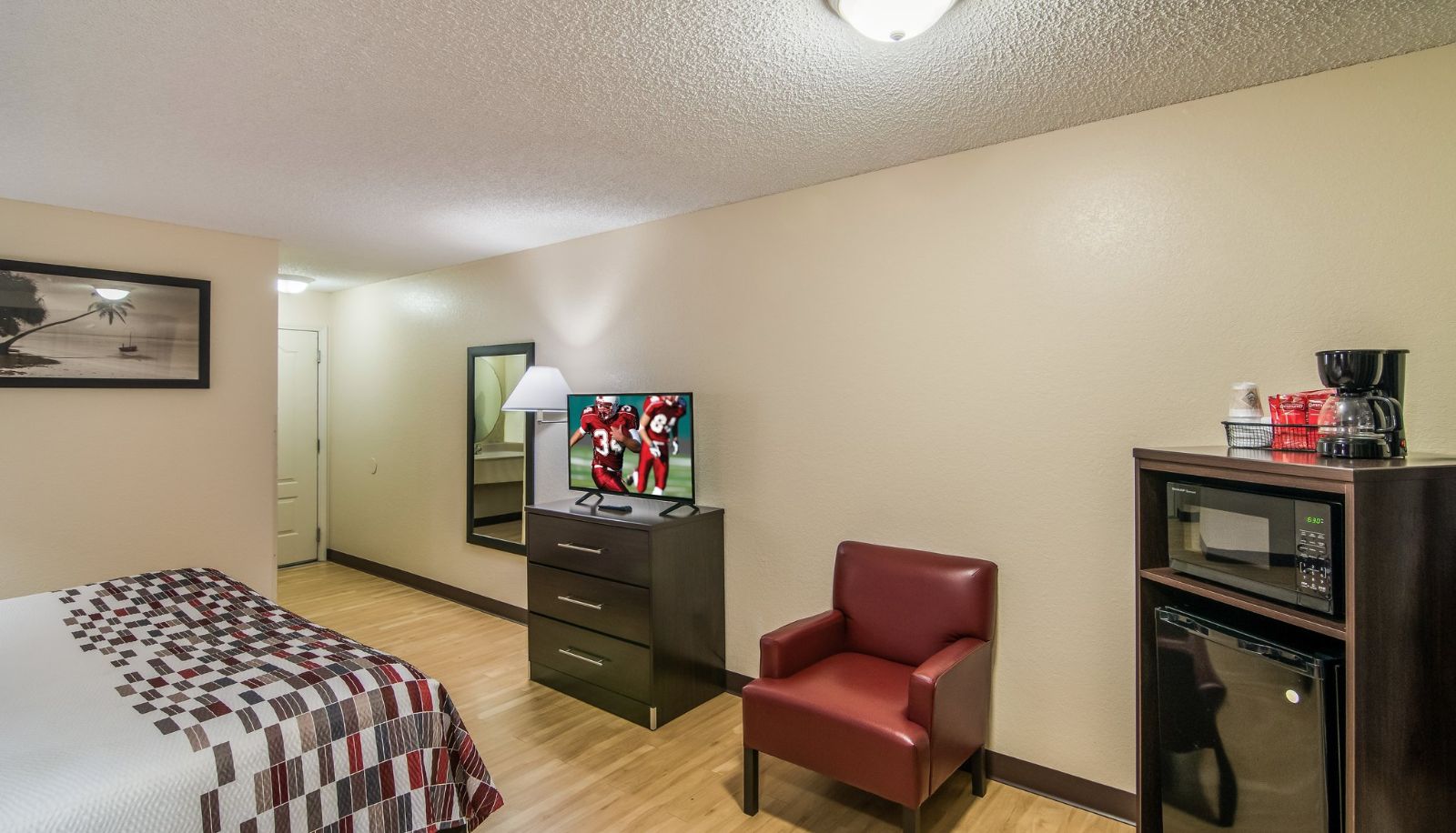 Zimmer - Red Roof Inn & Suites Pensacola East - Milton