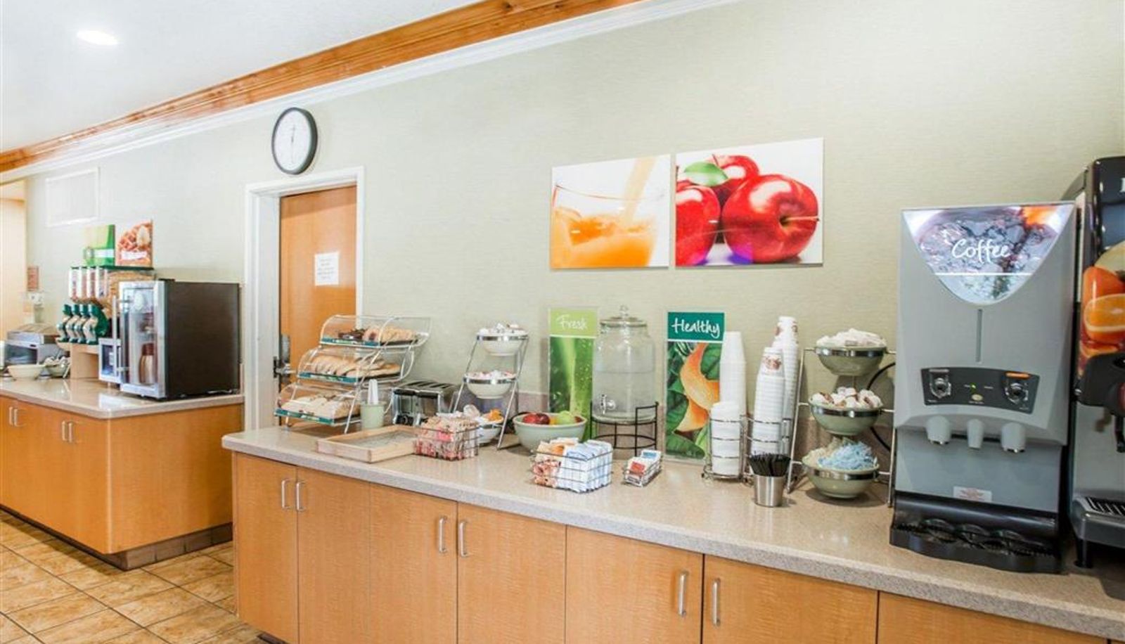 Restaurant - Quality Inn & Suites Denver International Airport