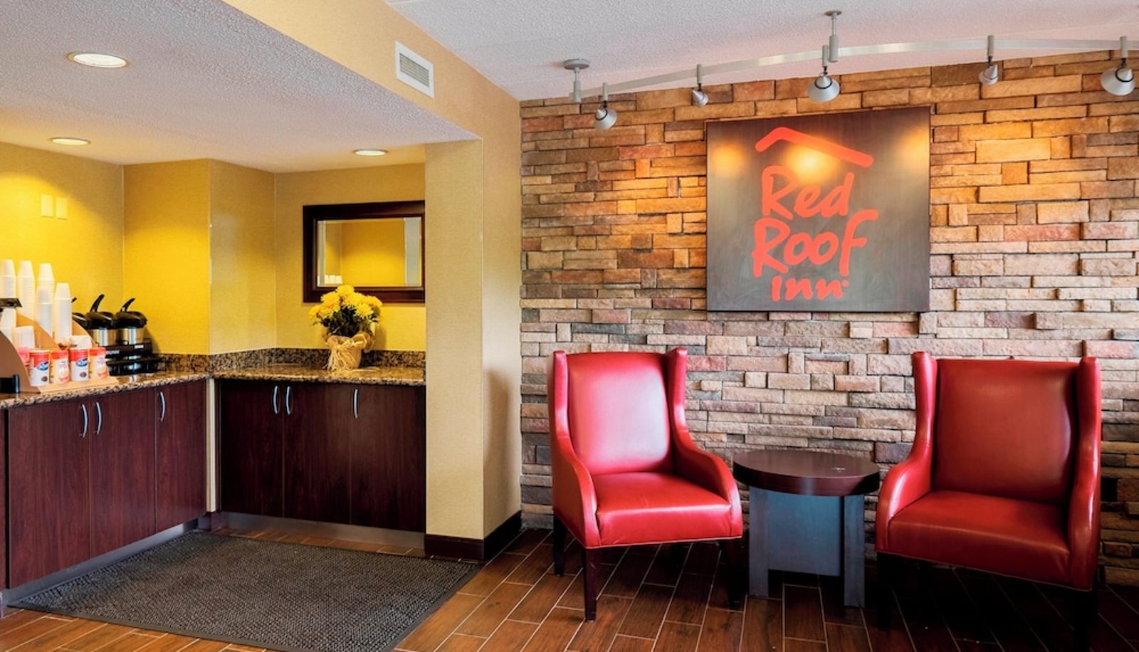 Hall - Red Roof Inn Edison