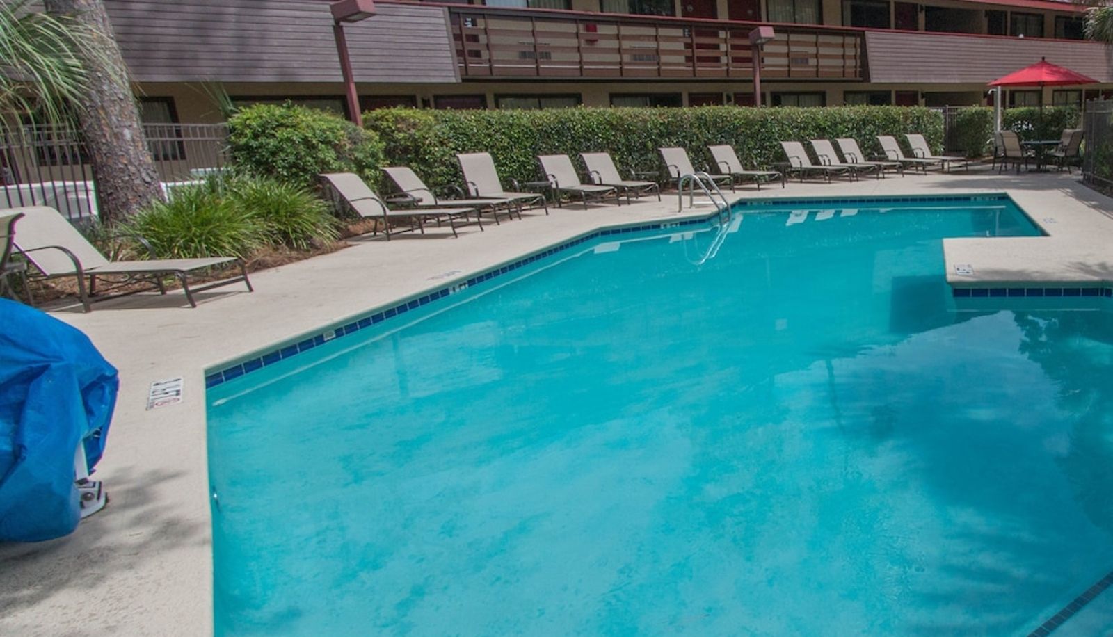 Pool - Red Roof Inn Hilton Head Island