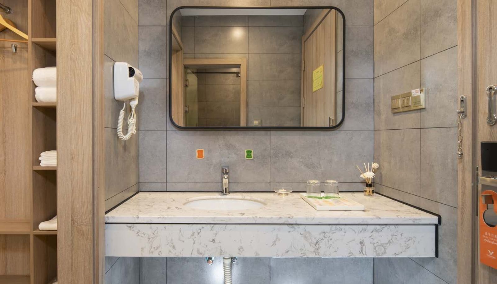 Buitenaanzicht - Vienna Classic Hotel(Xiaoshan Airport Yongsheng Road Subway Station Hotel)