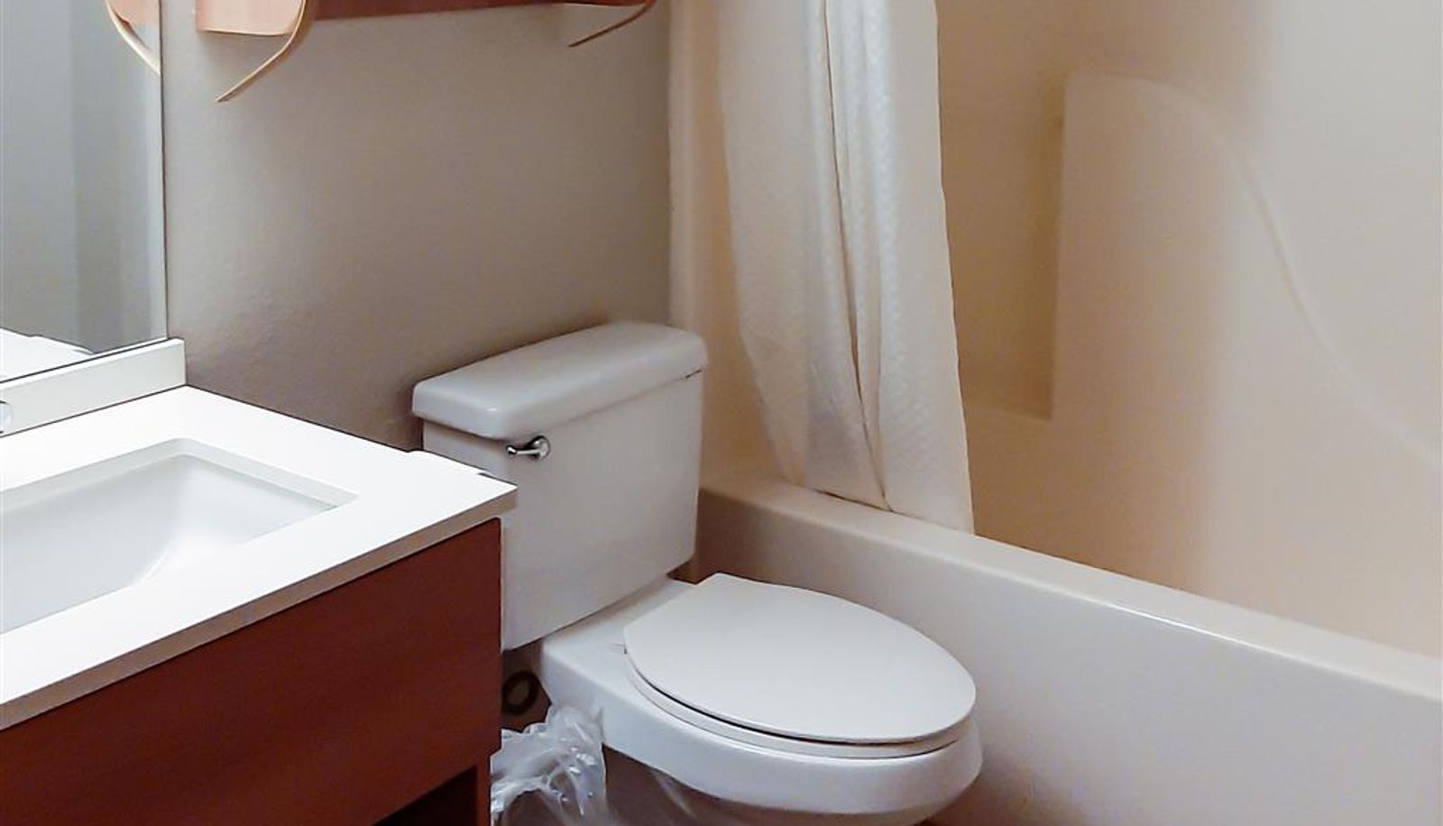 Suite - Starkville Inn & Suites
