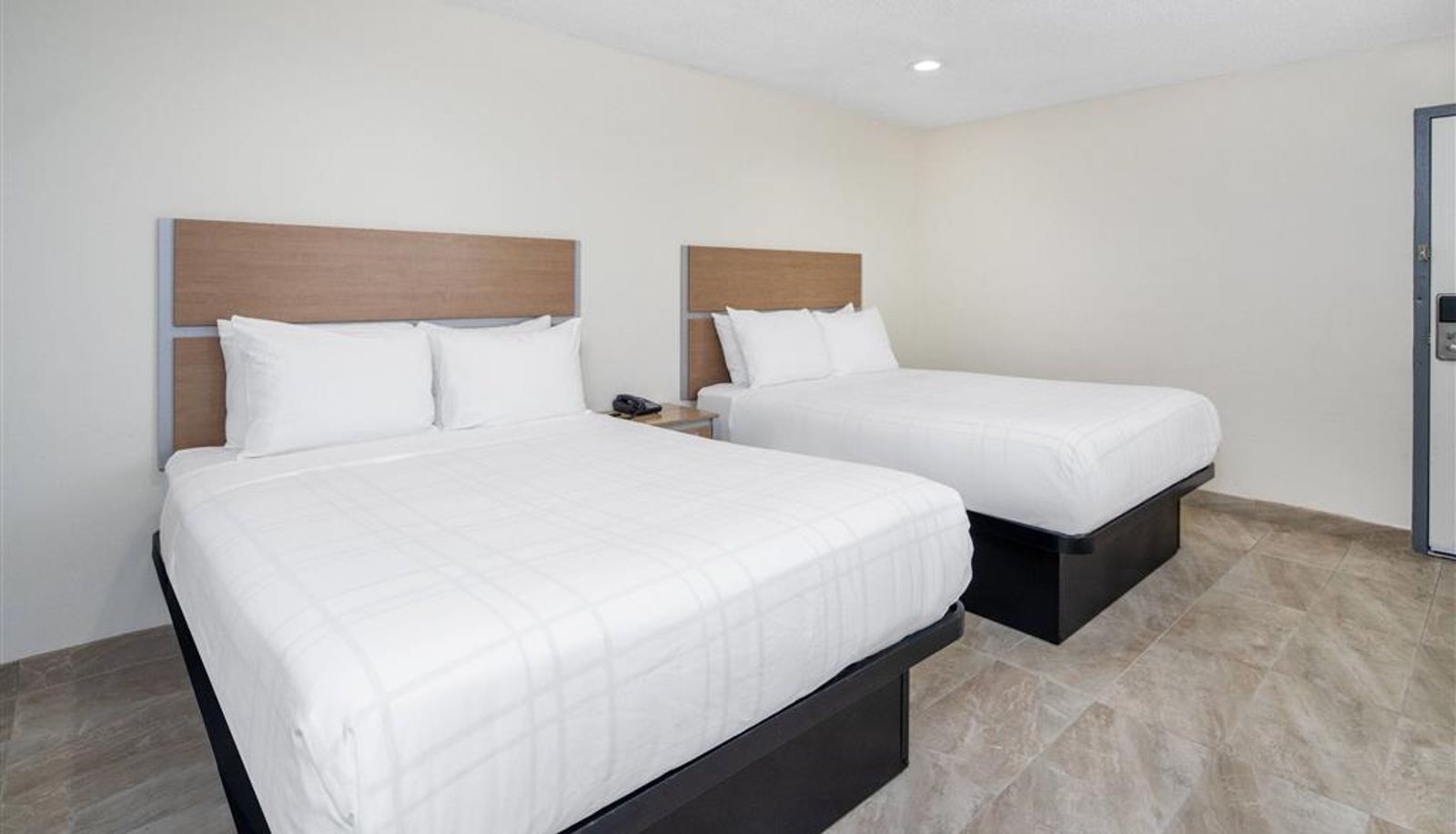 Zimmer - Super 8 by Wyndham Bakersfield CA Near Airport