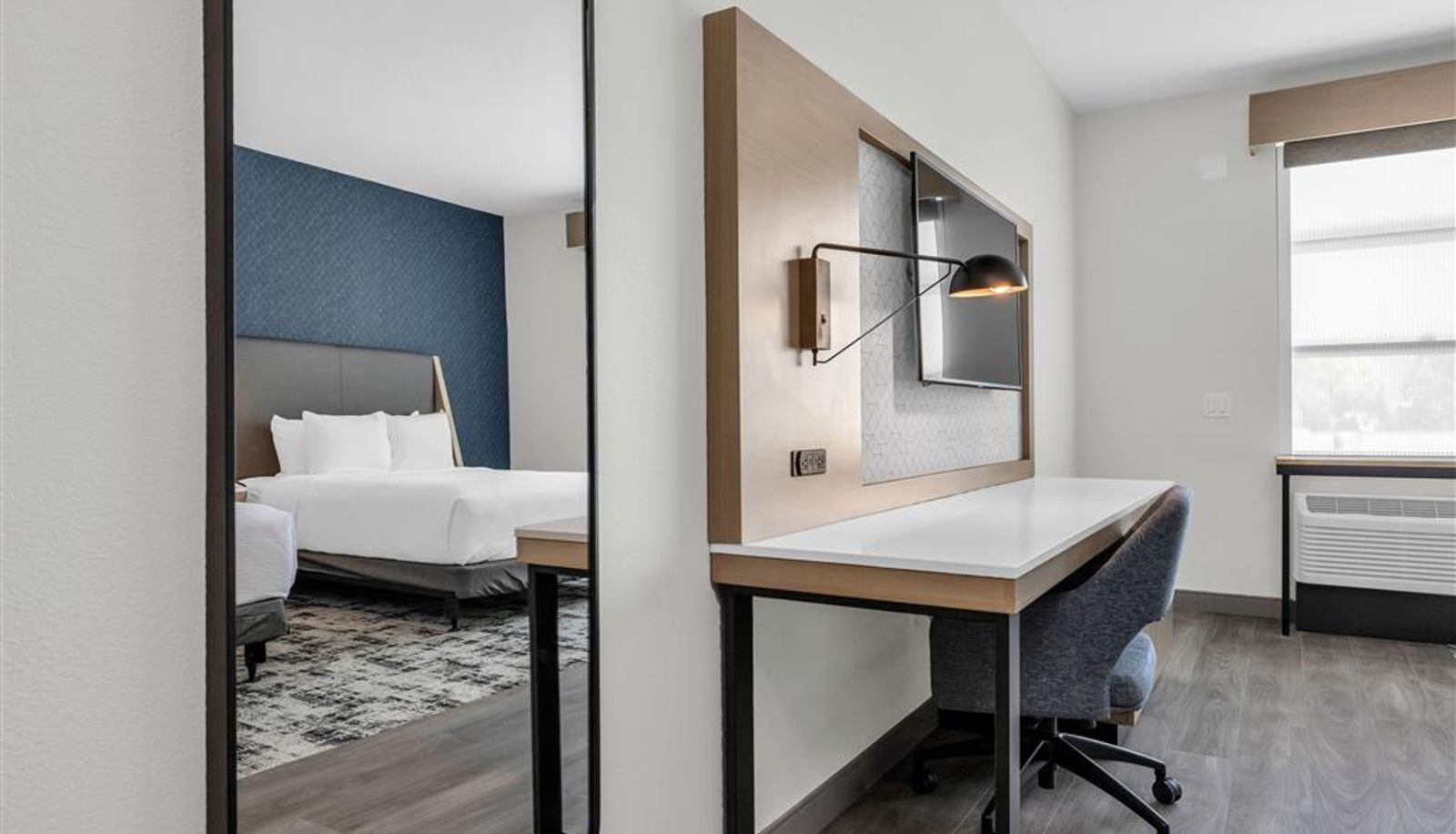 Zimmer - La Quinta Inn & Suites by Wyndham San Jose Airport-Downtown