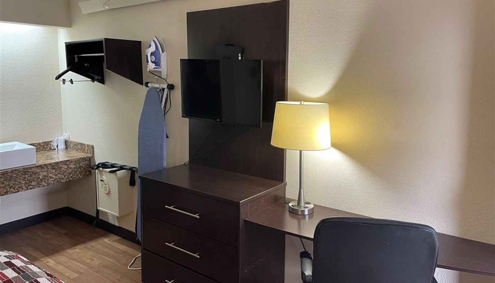 Zimmer - Travelodge by Wyndham Holland/Toledo