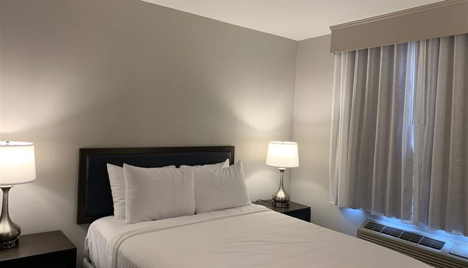 Zimmer - Wingate by Wyndham JFK Airport / Far Rockaway