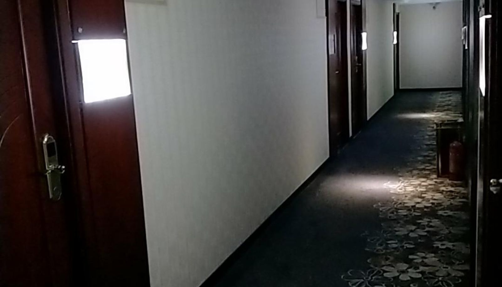 Zewnętrzna część hotelu - Longdi Hotel