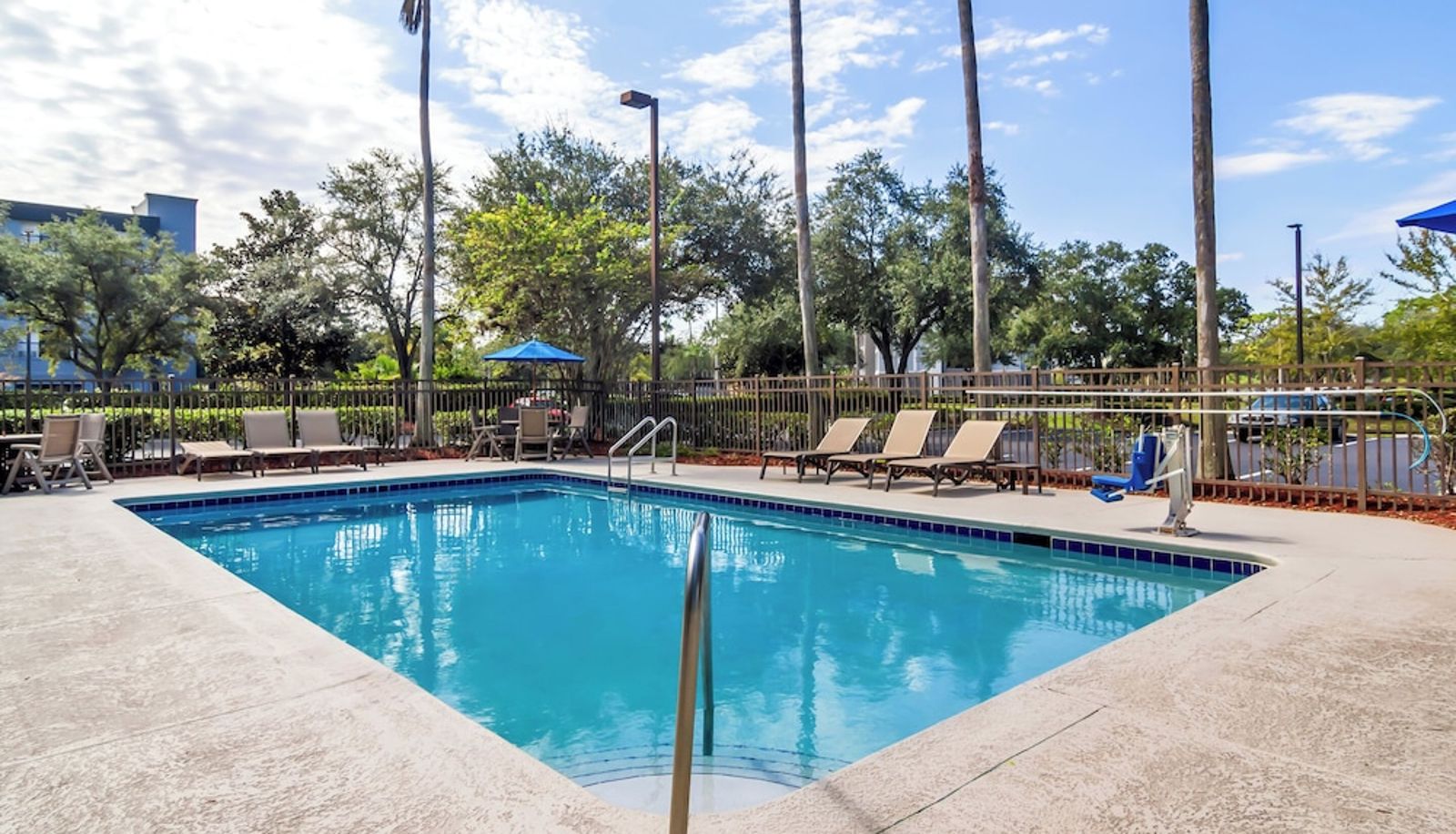 Pool - Red Roof PLUS+ Jacksonville - Southpoint