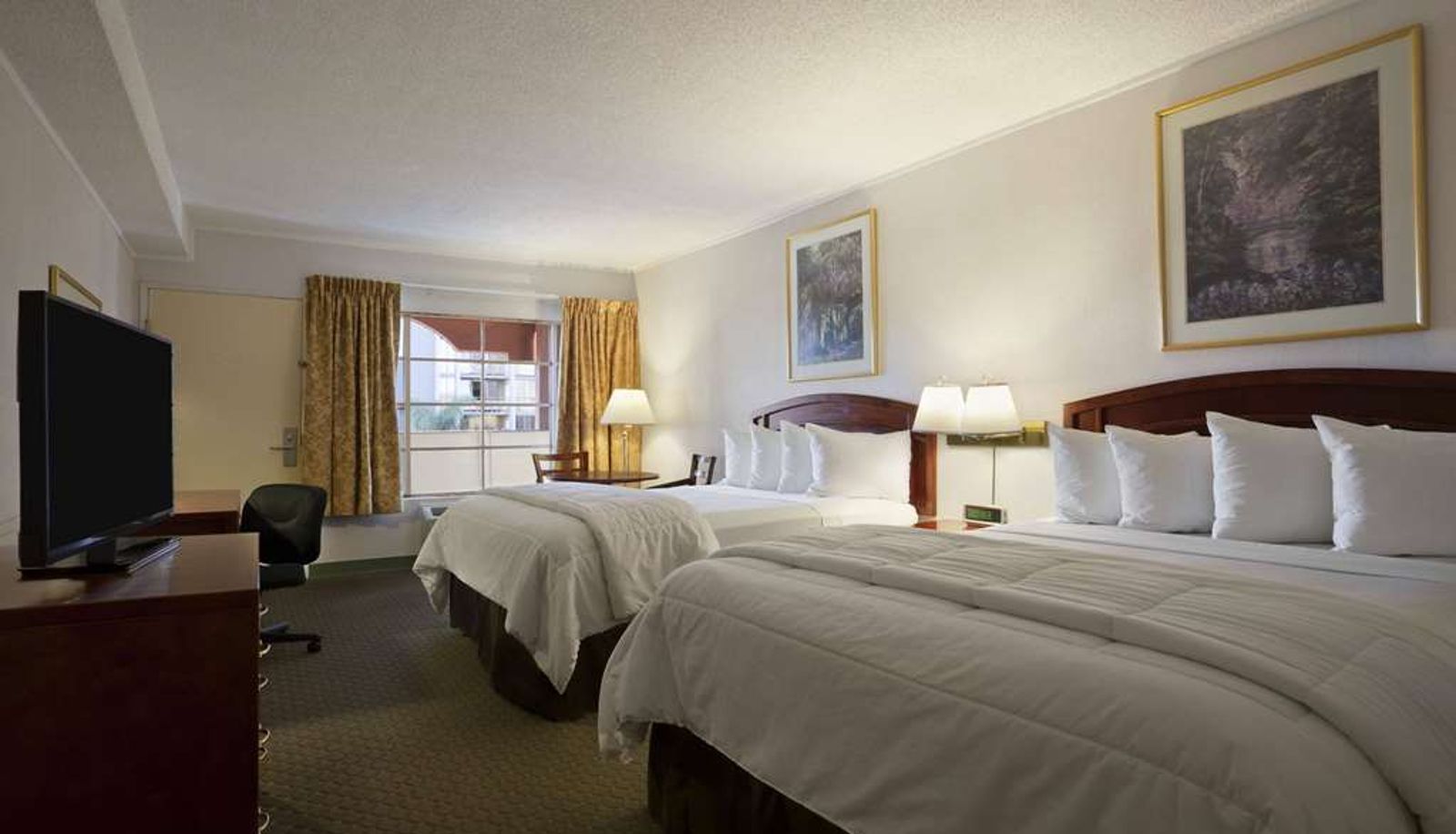 Zimmer - Days Inn by Wyndham San Diego/Downtown/Convention Center