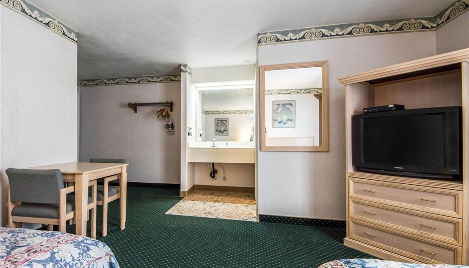 Zimmer - Rodeway Inn Monterey Near Fairgrounds