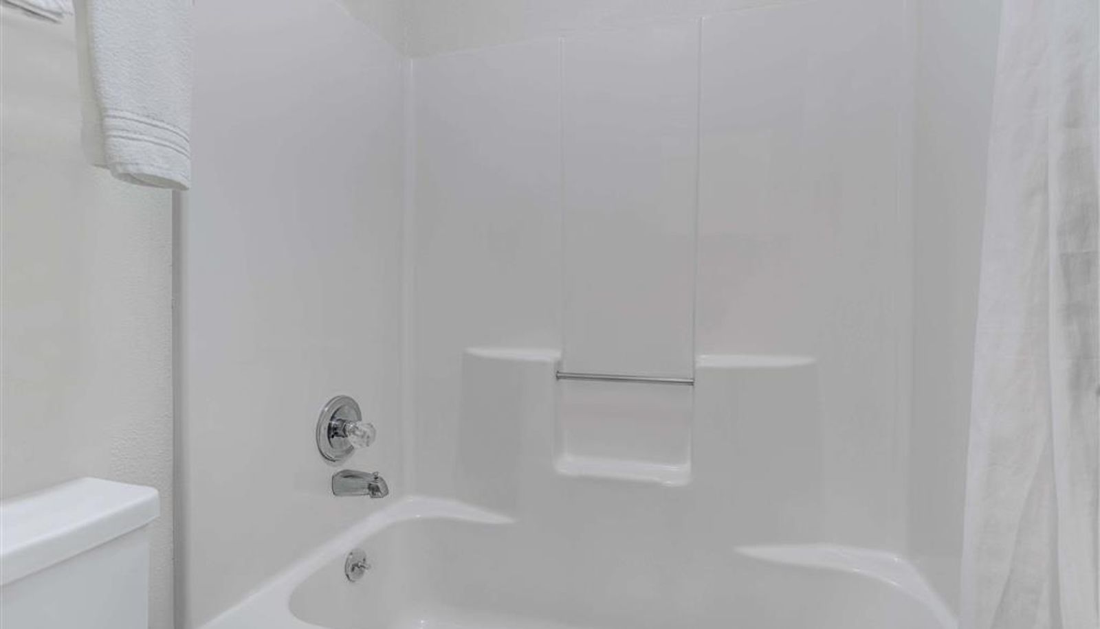 Room - Days Inn by Wyndham Macon I-475