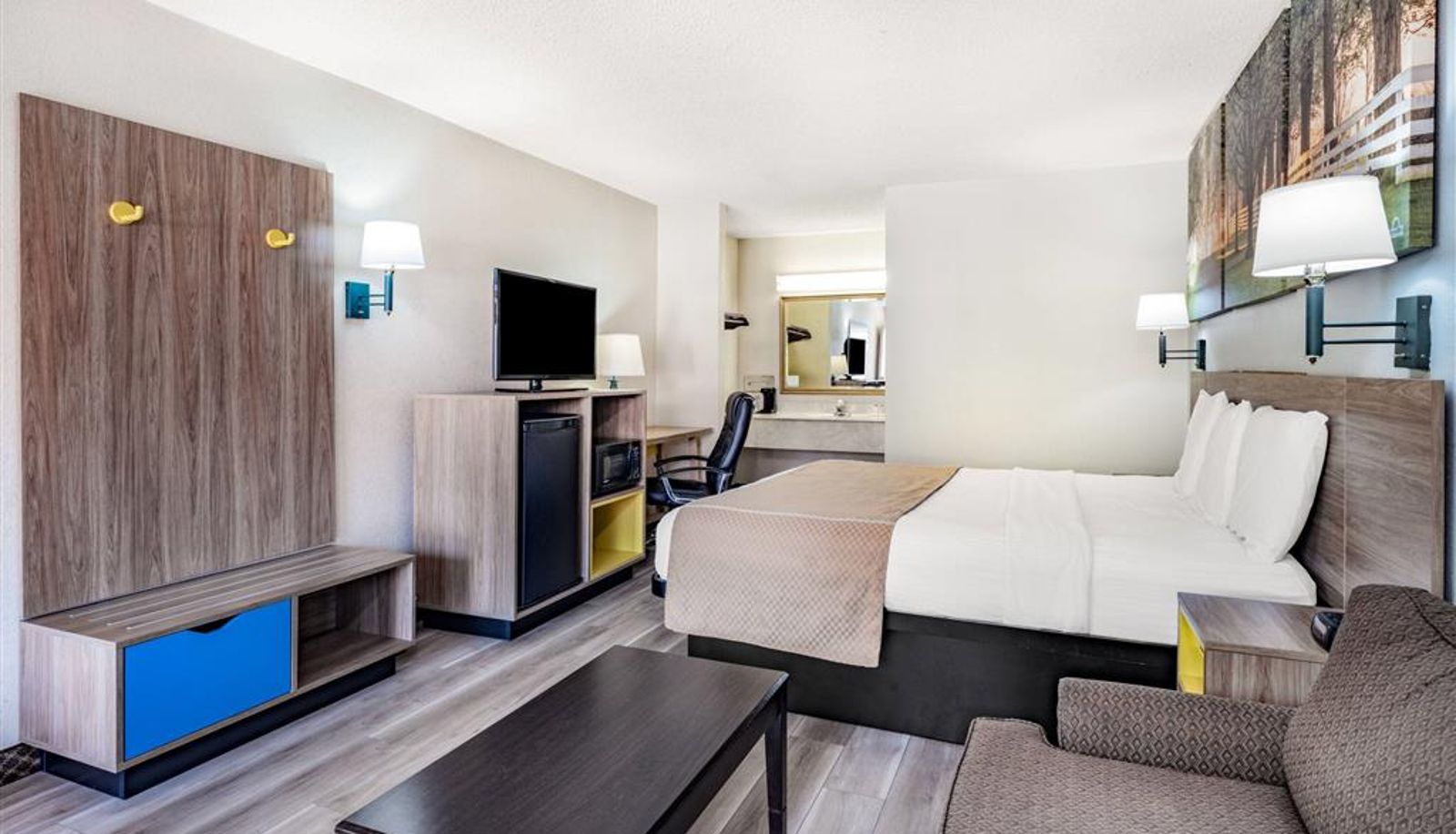 Room - Days Inn by Wyndham Macon I-475