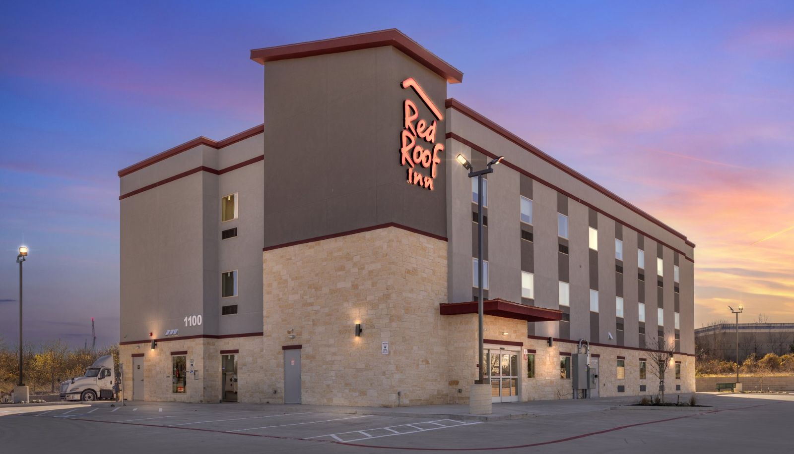 Info - Red Roof Inn Hutchins