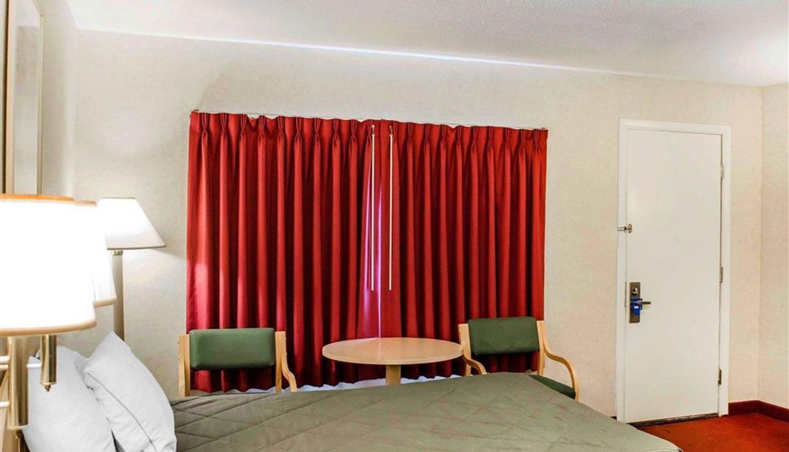 Zimmer - Rodeway Inn Dillsburg