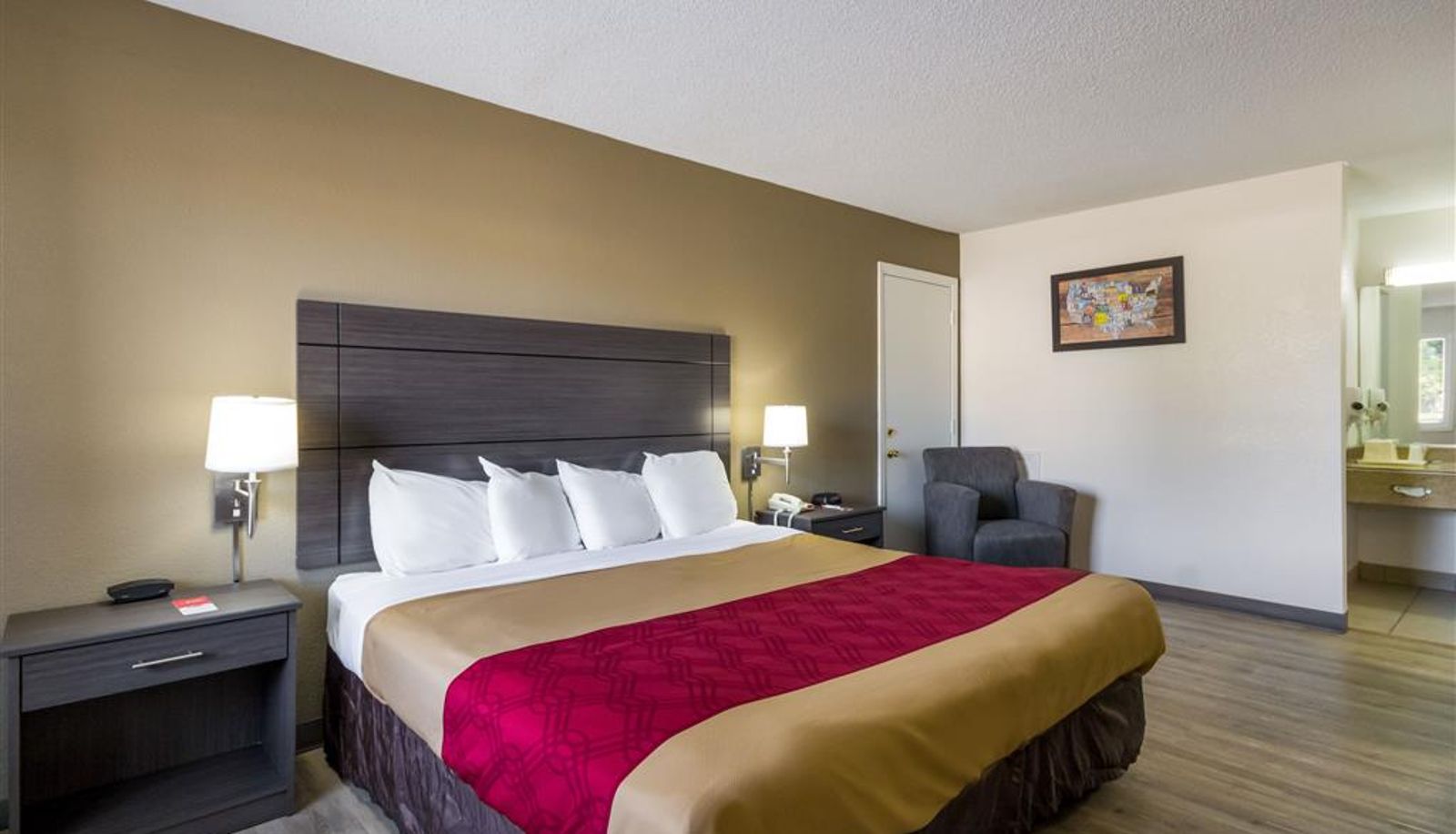 Room - Econo Lodge Little Creek