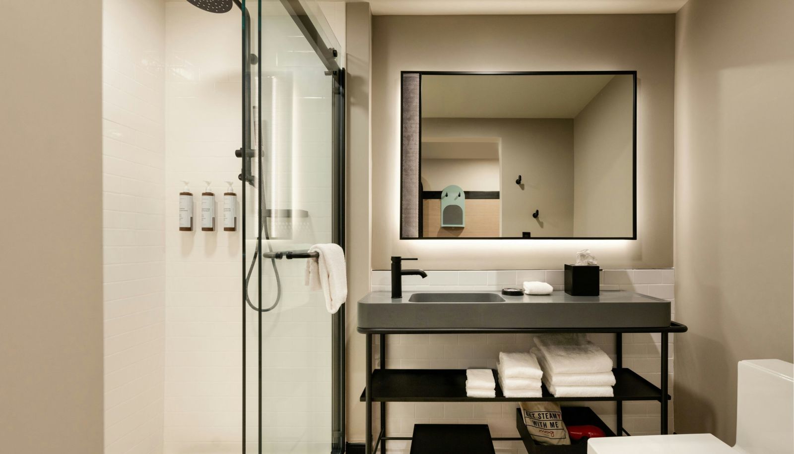 Zimmer - Moxy Miami Wynwood