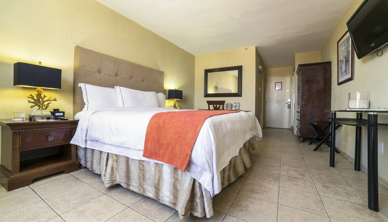 Camera - Trademark by Wyndham Brickell Bay Beach Resort Aruba