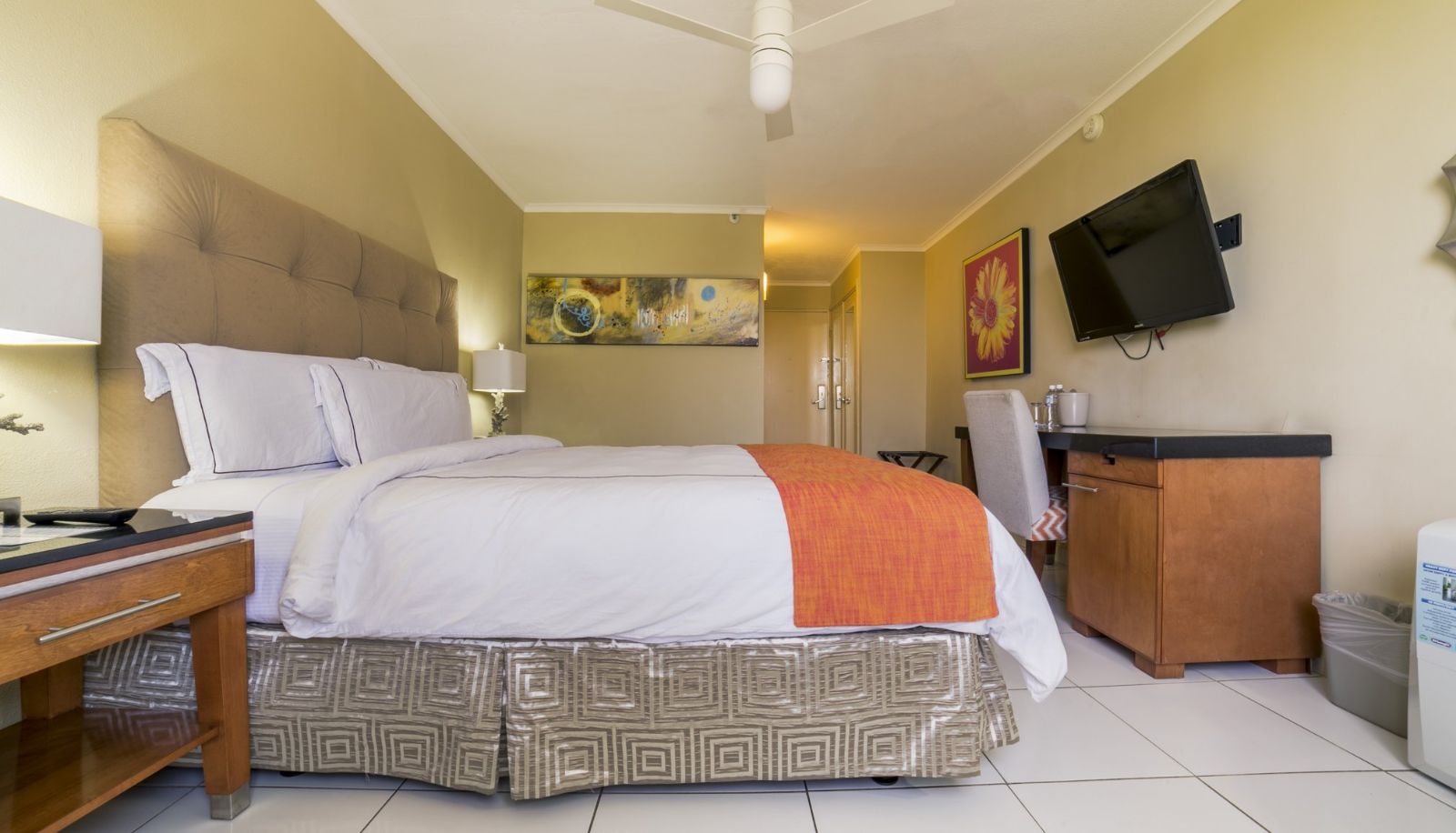 Camera - Trademark by Wyndham Brickell Bay Beach Resort Aruba
