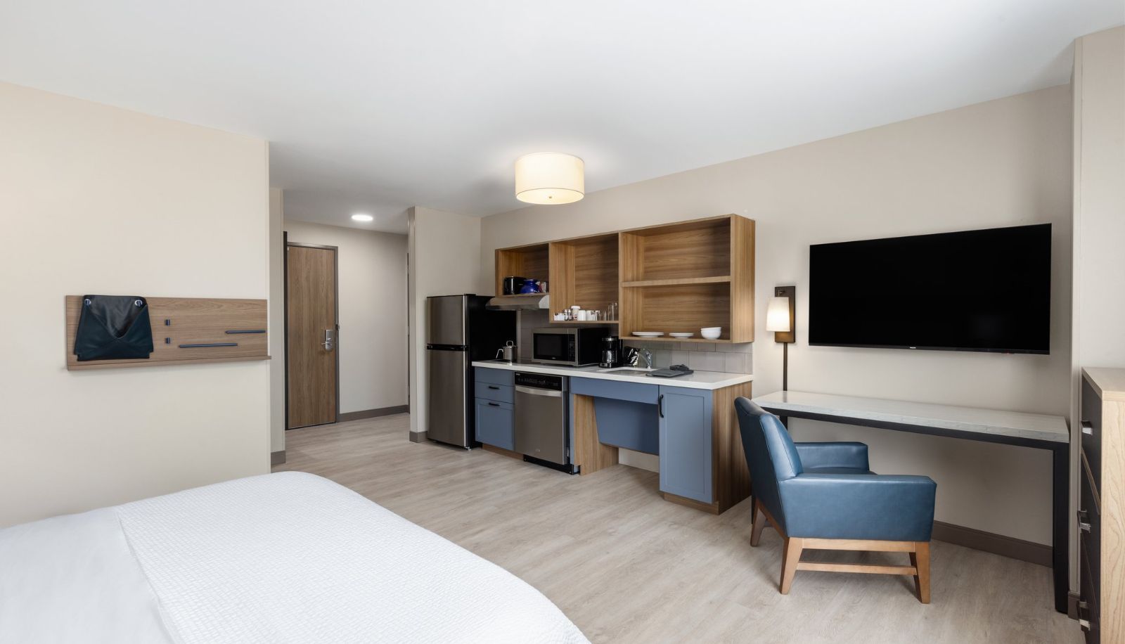 Zimmer - Candlewood Suites MCPHERSON by IHG
