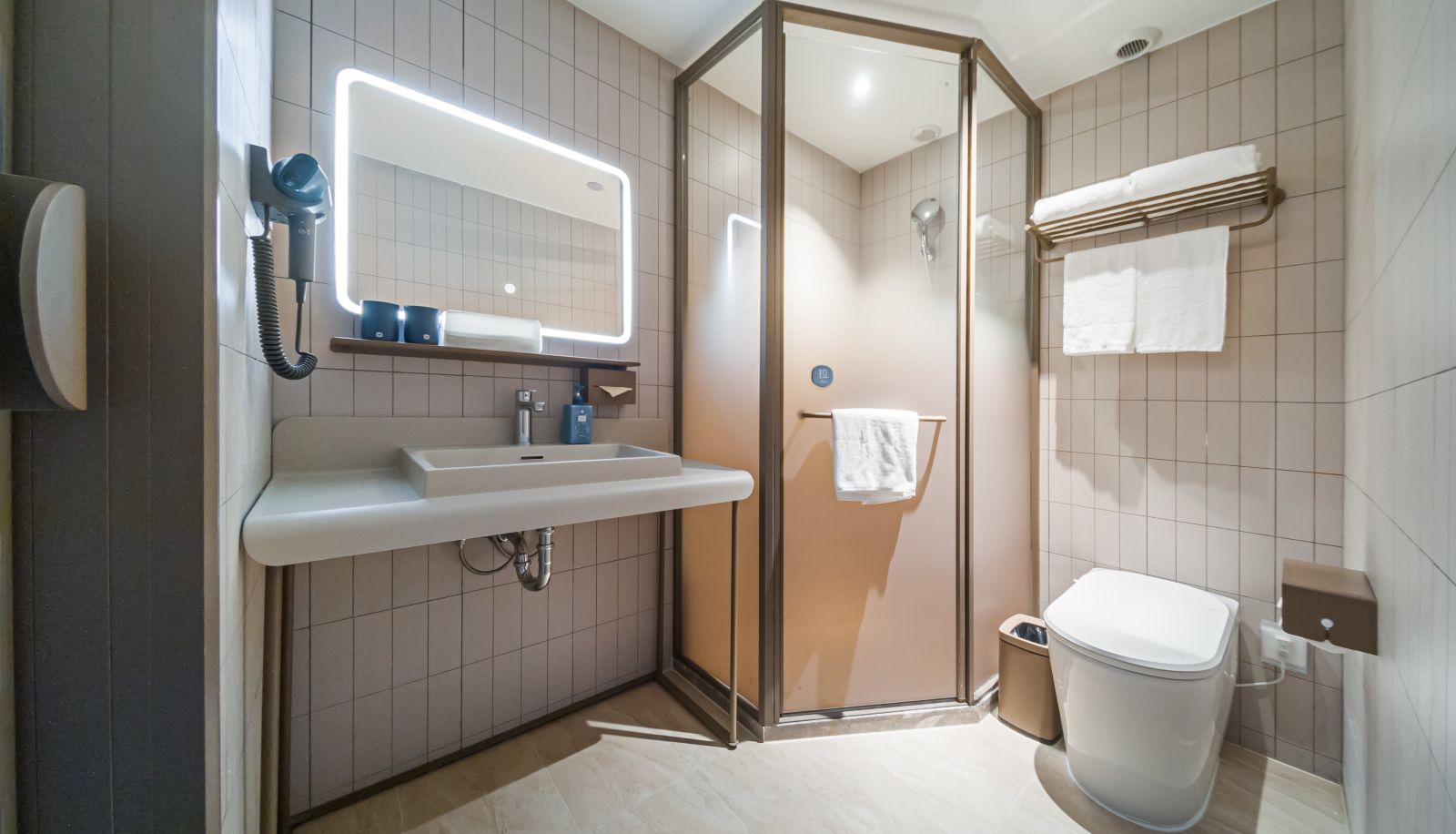 Zimmer - Hanting Qionghai Global Spring Plaza Hotel