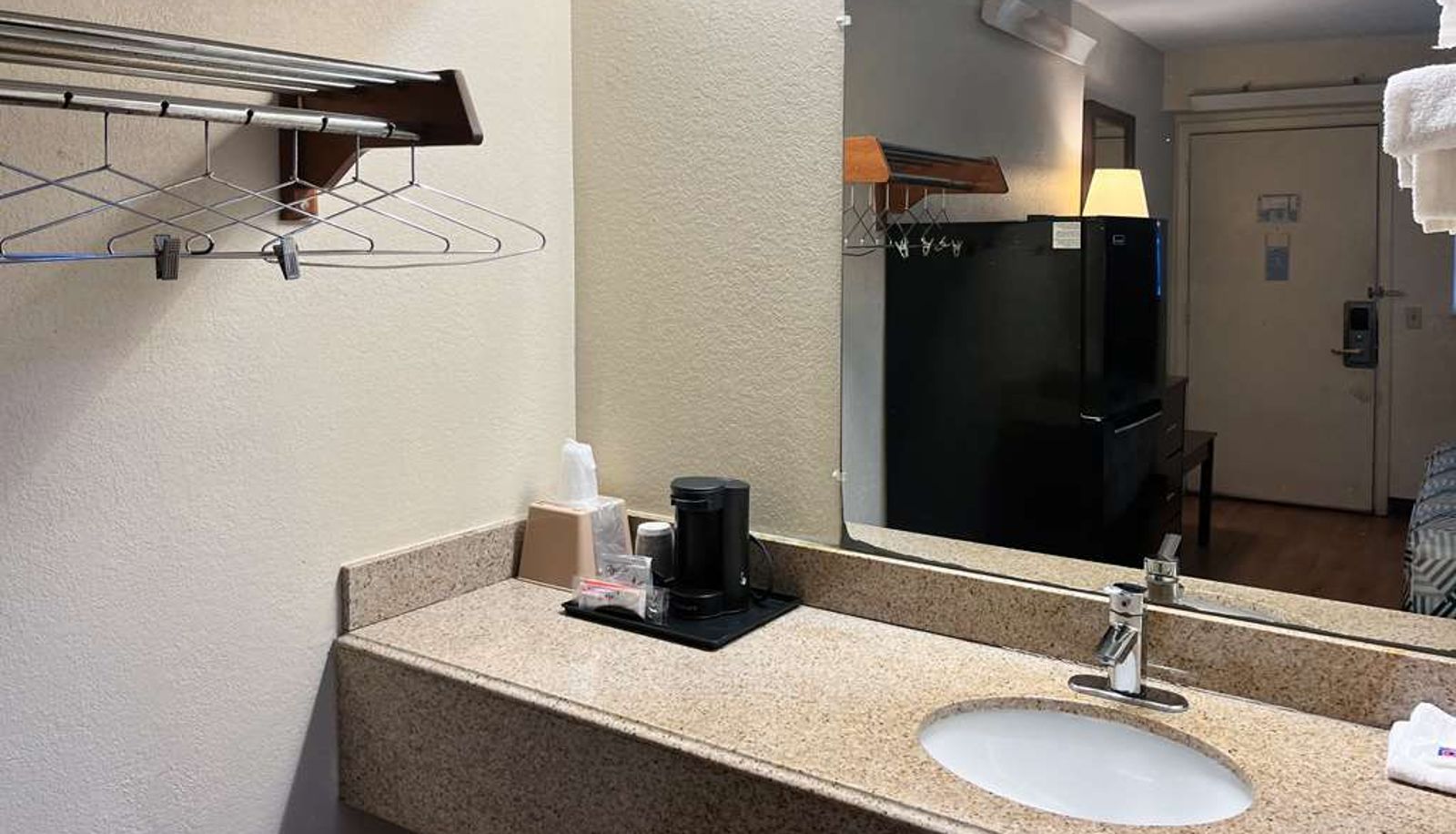 Habitación - LA  Industrial Loop Studio 6 Suites Shreveport