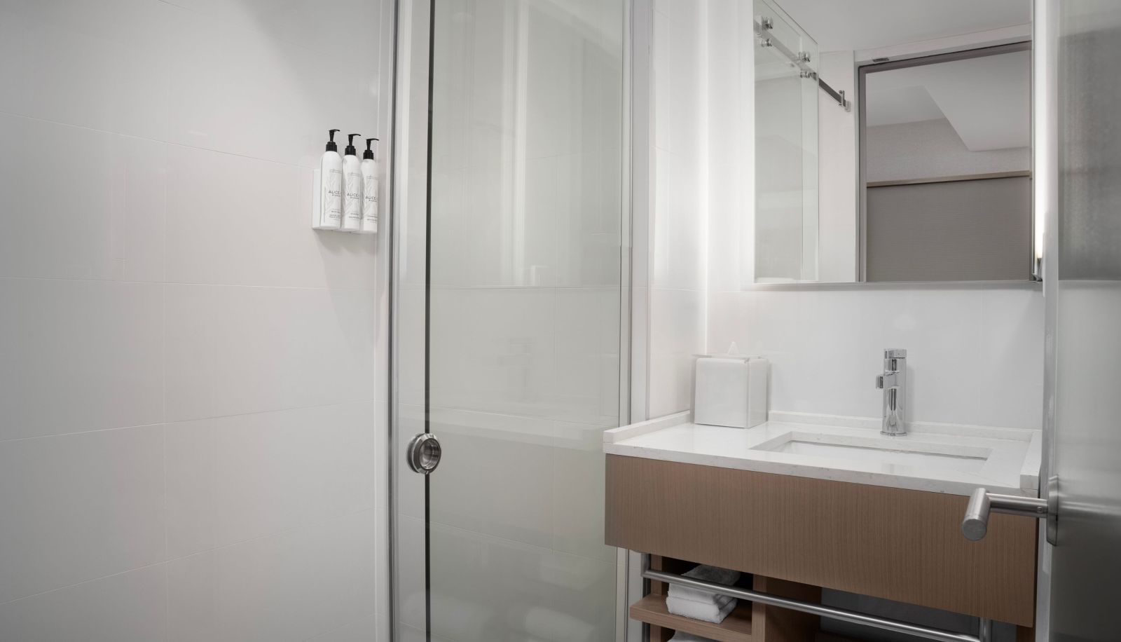 Zimmer - SpringHill Suites by Marriott New York Manhattan Times Square