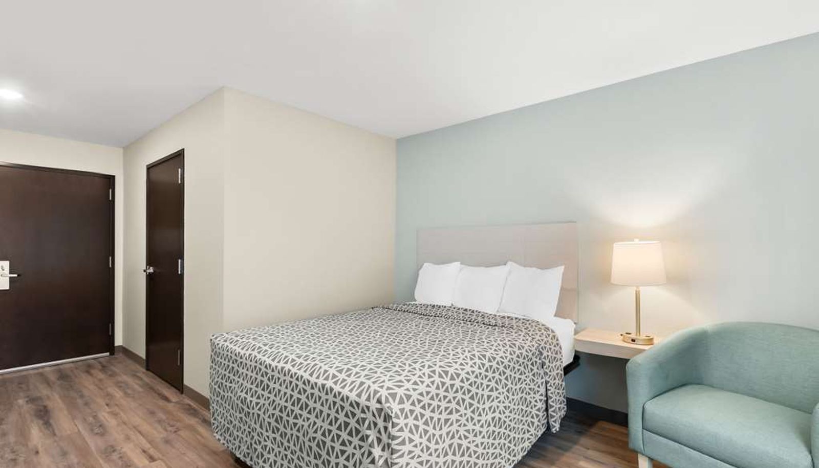 Room - WoodSpring Suites Savannah West Chatham Parkway