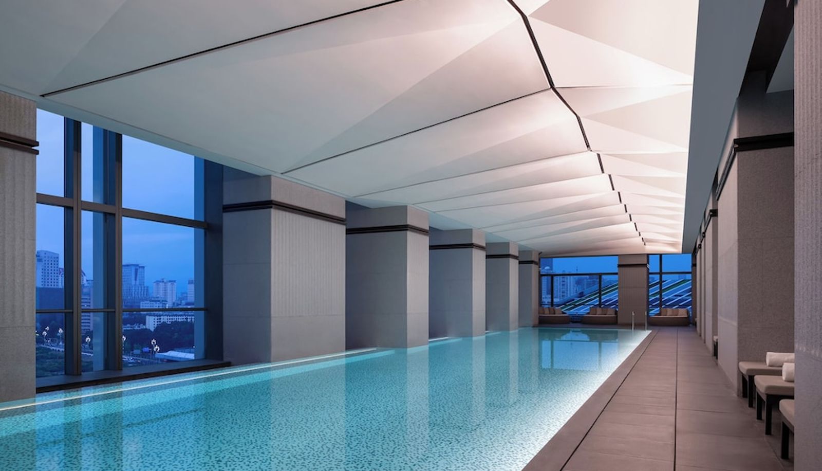 Zwembad - Grand Hyatt Kunming