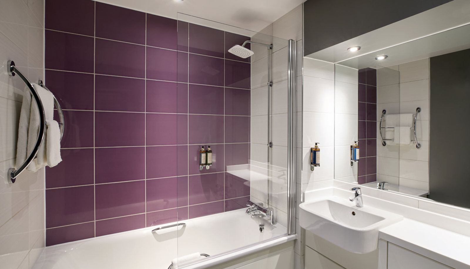 Room - Premier Inn Cardiff Cc Stadium