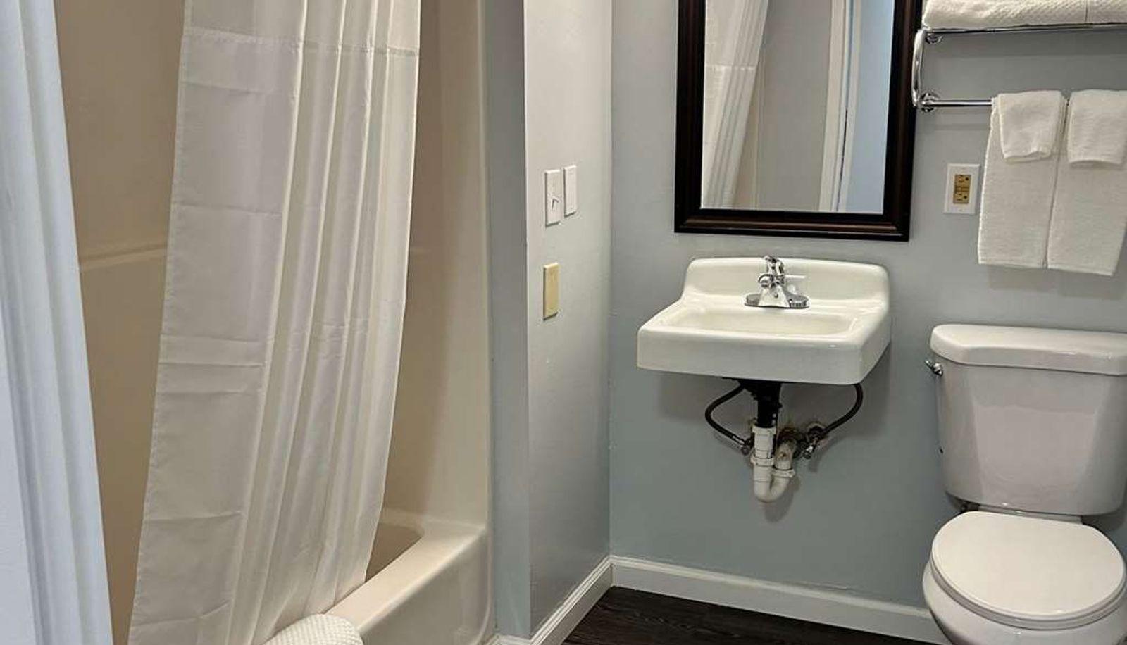 Room - Rodeway Inn Clemmons - Winston-Salem Area