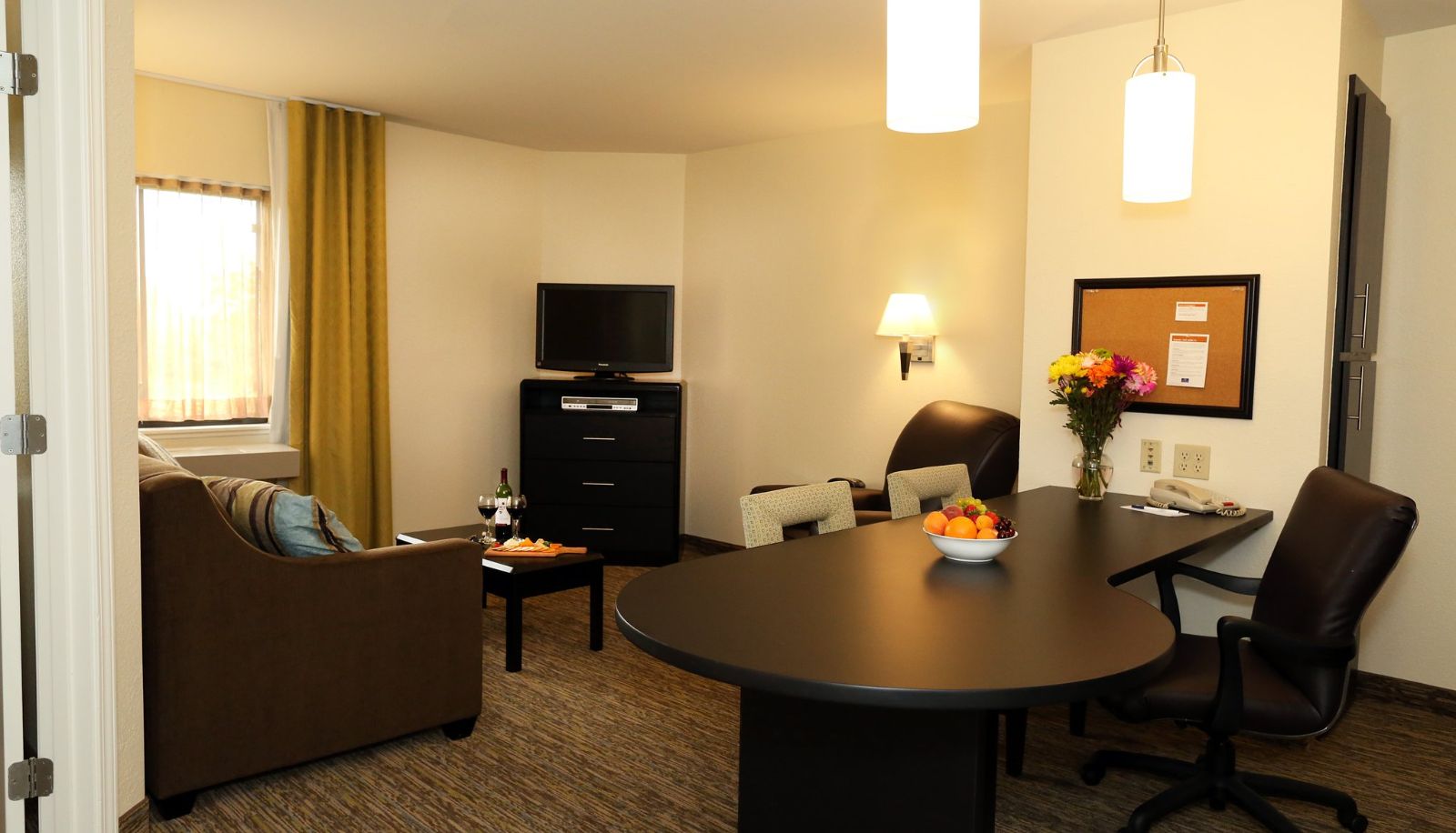 Camera - Candlewood Suites EAST LANSING by IHG