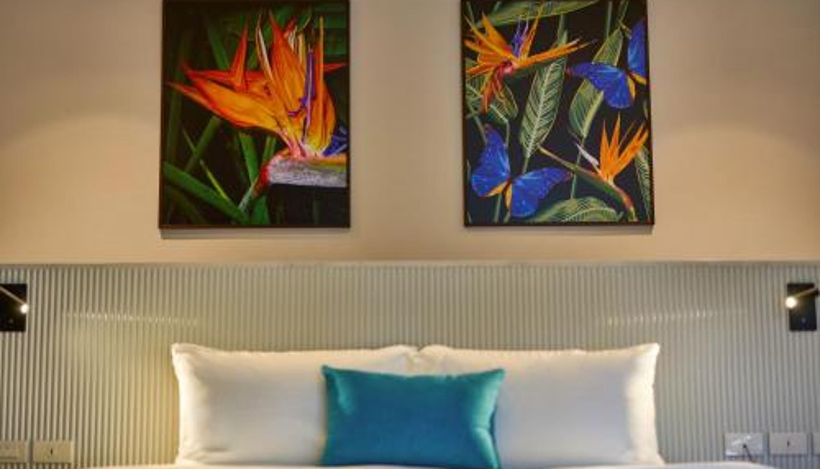 Suite - Bangkok Red Door Samsen Hotel