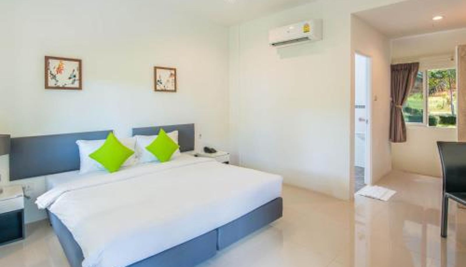 Camera - Katathong Golf Resort & Spa