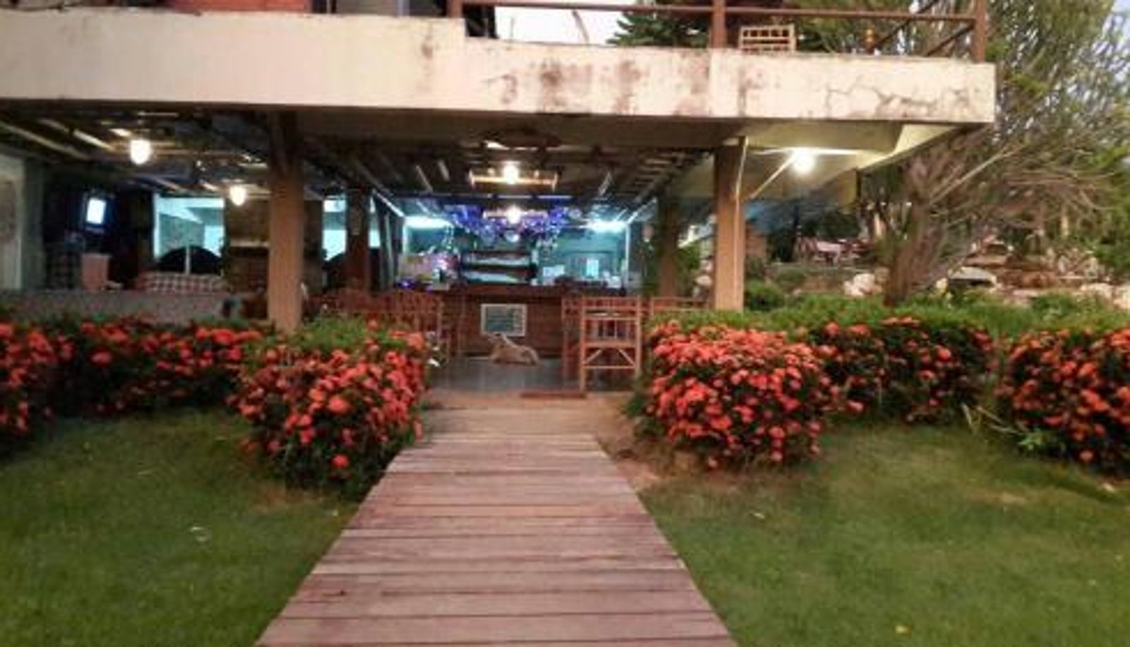 Frühstücksraum innerhalb des Restaurants - Bamboo House Resort