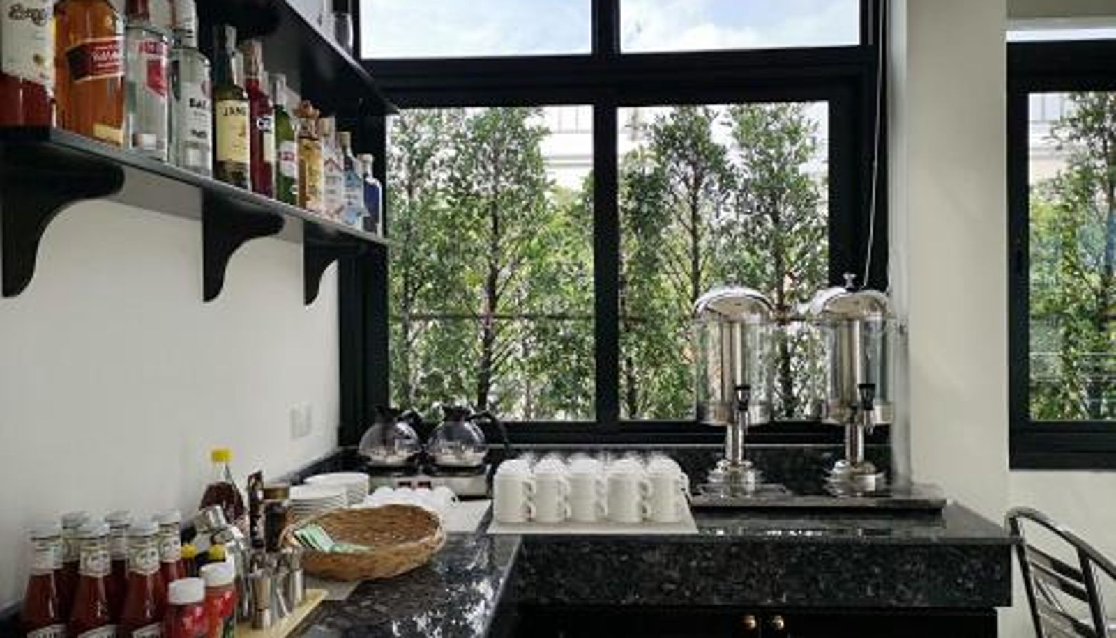 Salle de petit-déjeuner dans le restaurant - T Villas Hua Hin