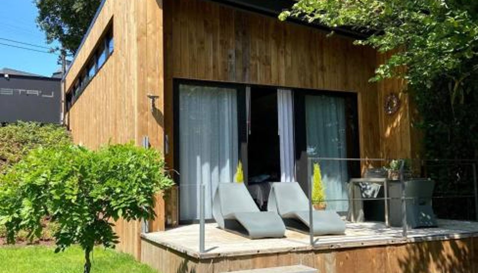 Hotel outdoor area - petit déj inclus Le Loft "L'Atelier"