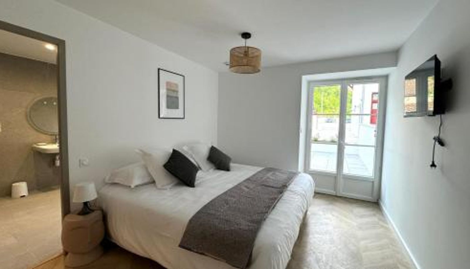Info - Maison LAURENTZENIA