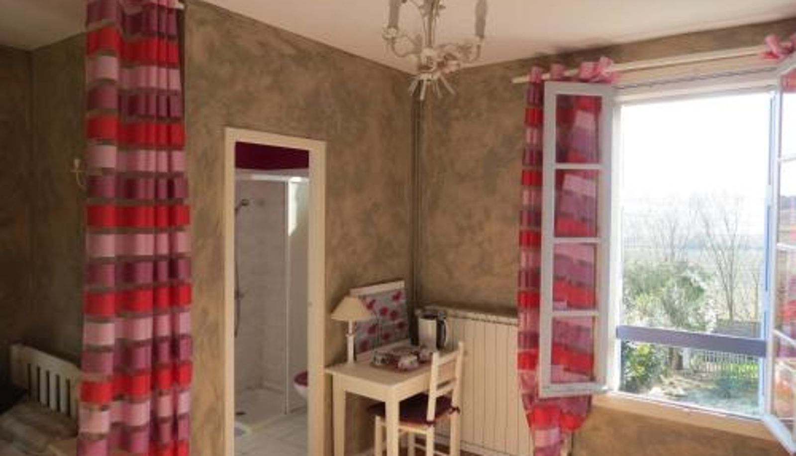 Triple room - DOMAINE DU SIESTOU WINE RESORT & spa