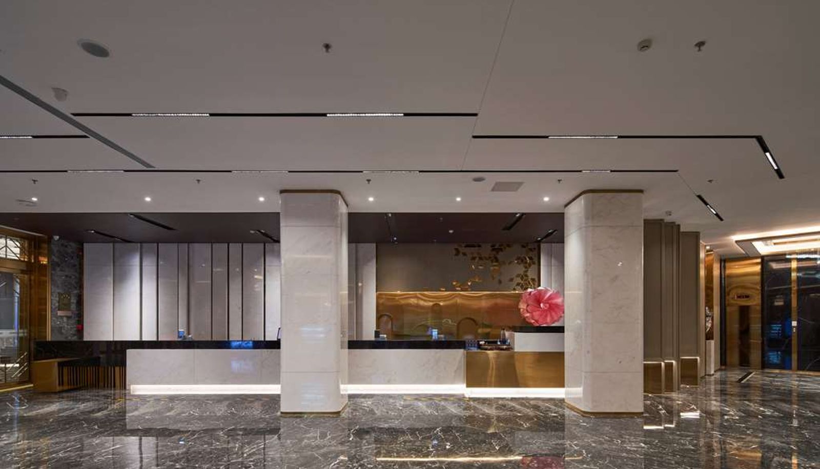 Hall - Howard Johnson by Wyndham Paragon Hotel Beijing