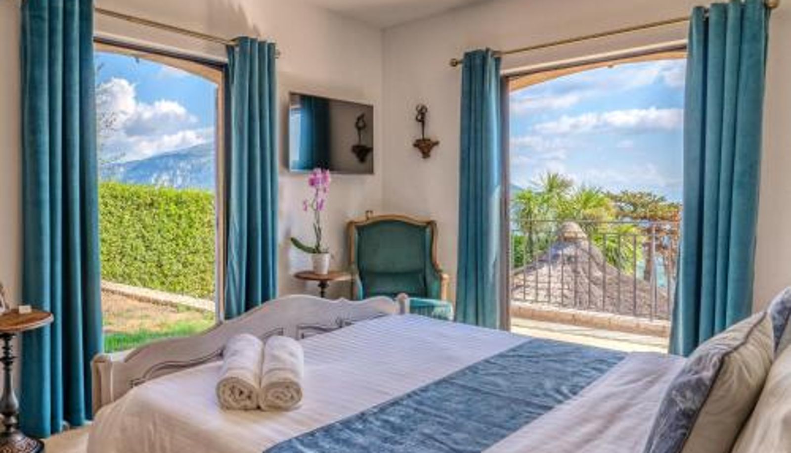 Suite - Loup Castel Boutique Hotel B&B
