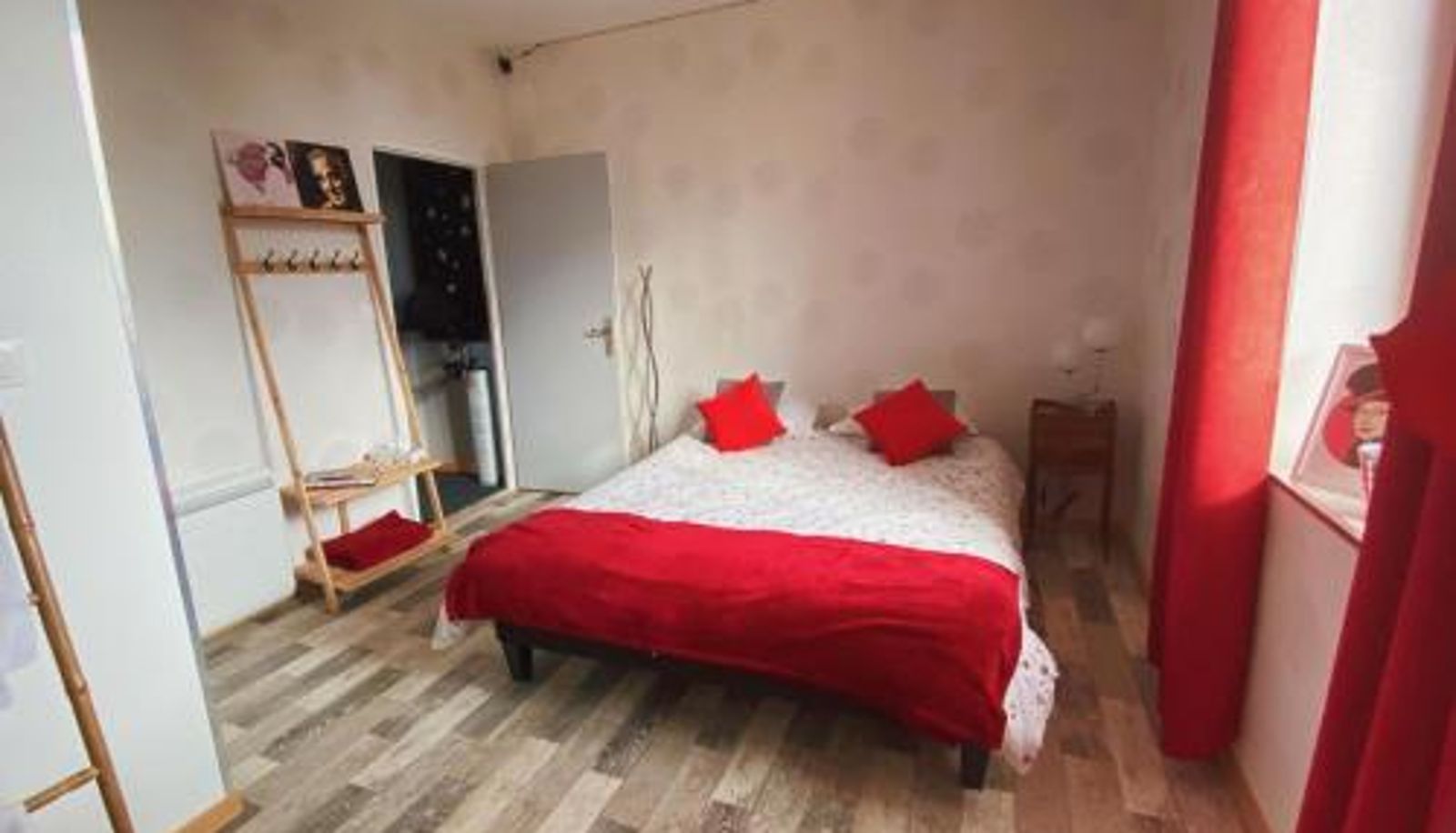 Info - Chambres d’hôte au Chapeau Claque Cabaret
