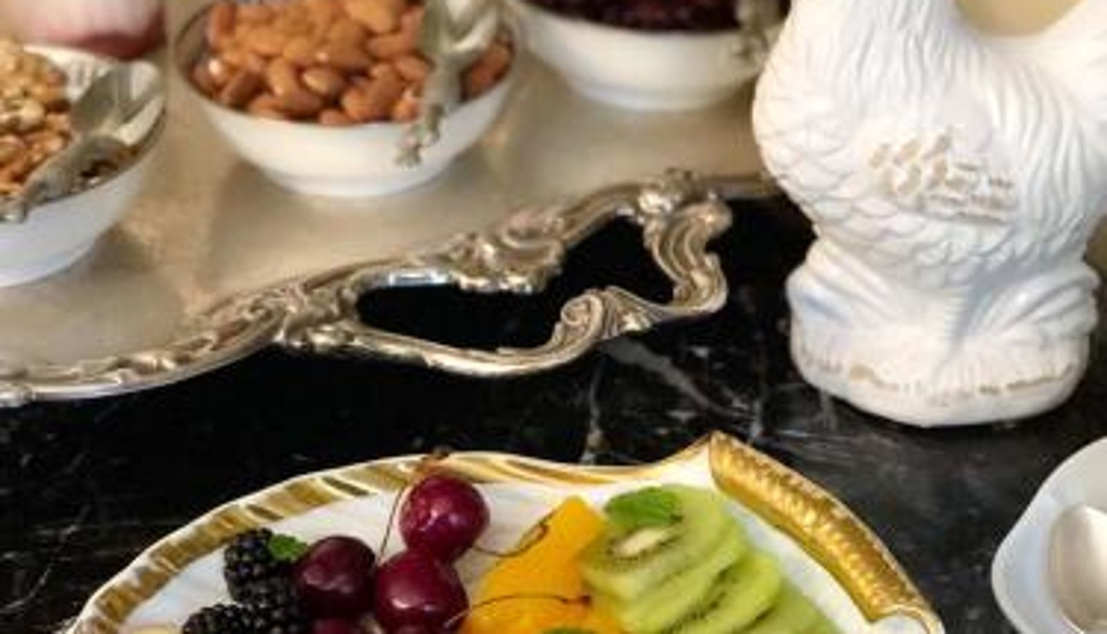 Salle de petit-déjeuner dans le restaurant - Château La Creuzette