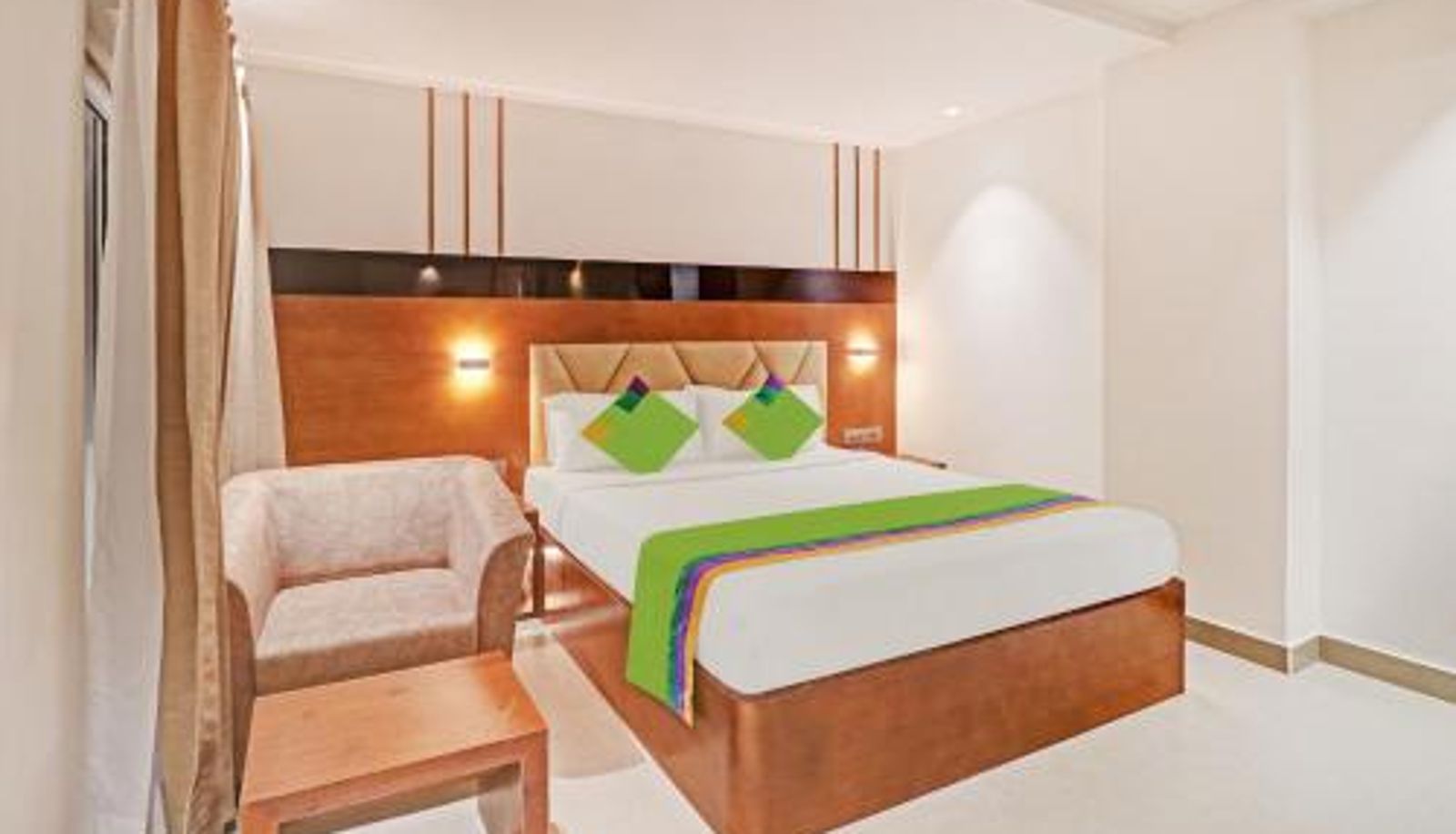 Kamer - Treebo Emora Grand