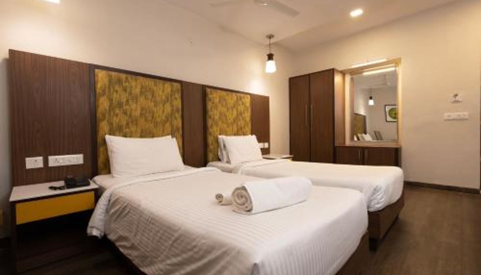 Info - Classic Boutique Hotel & Luxury Service Apartments