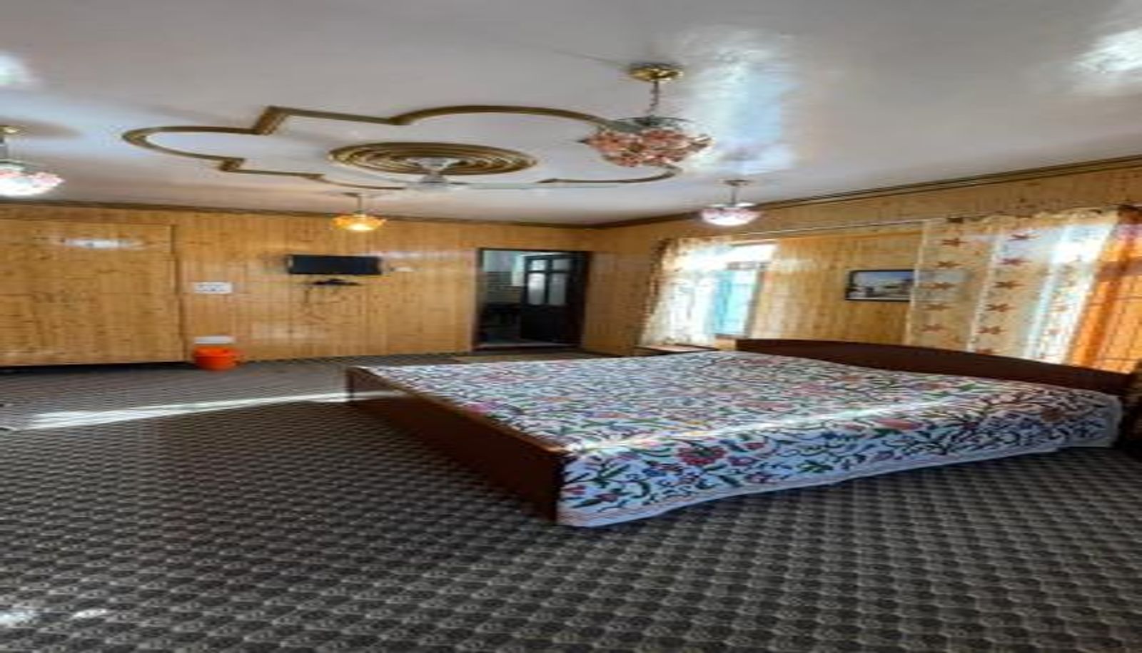 Room - Dilaram Guest House